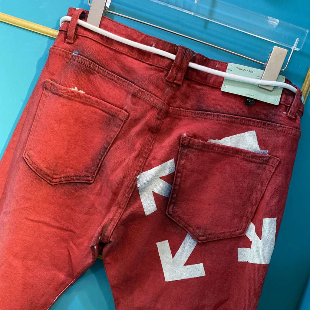 OFF WHITE